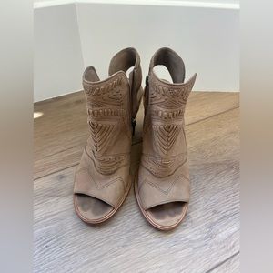 Vince Camuto Karinta Block Heel Bootie in French Taupe